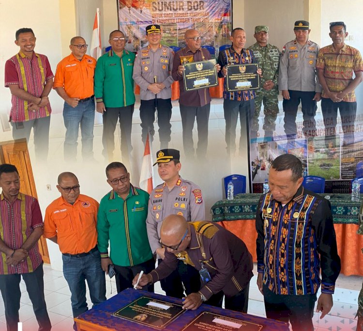 Kapolres Lembata Dampingi Bupati dan Wakil Bupati Resmikan Sumur Bor di Kecamatan Ile Ape.