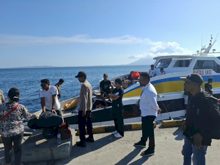 KPPP LAUT LEWOLEBA AMANKAN KEBERANGKATAN TIGA KAPAL, PELAYARAN BERJALAN AMAN DAN LANCAR.