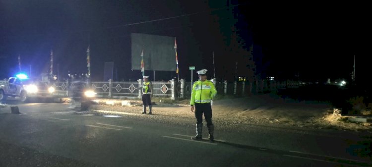 Cegah Kecelakaan dan Jaga Kamtibmas, Sat Lantas Polres Lembata Gelar Patroli Lampu Biru di Kota Lewoleba.