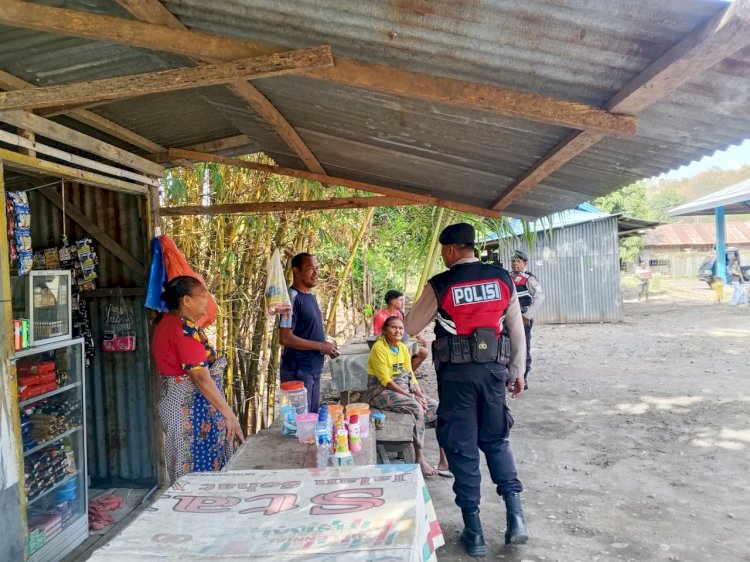 Jaga Kamtibmas Tetap Kondusif, Sat Samapta Polres Lembata Patroli dan Sambangi Pedagang di Pasar.